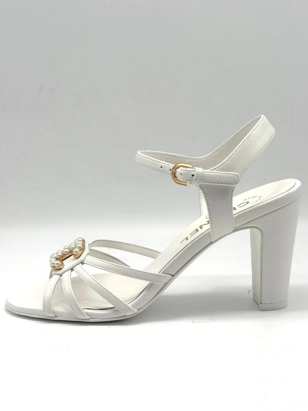 CHANEL elegant white